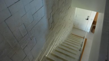 escada apartamento Saint Tropez
